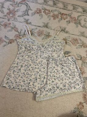 LAURA ASHELY Floral Lace Trim Cami & Short Sleep Set - Cream